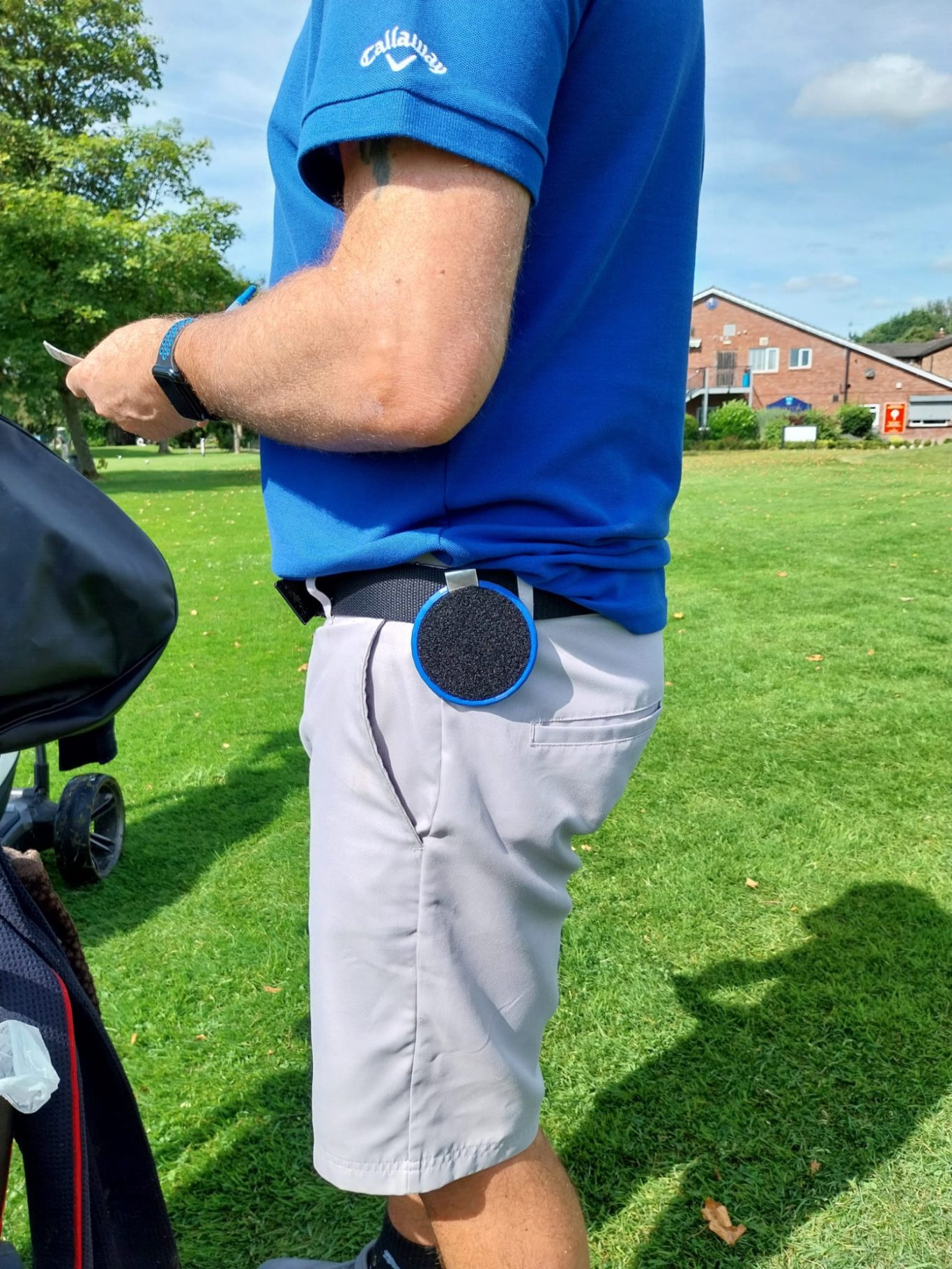 Golf glove holder on belt Golf glove holder on belt